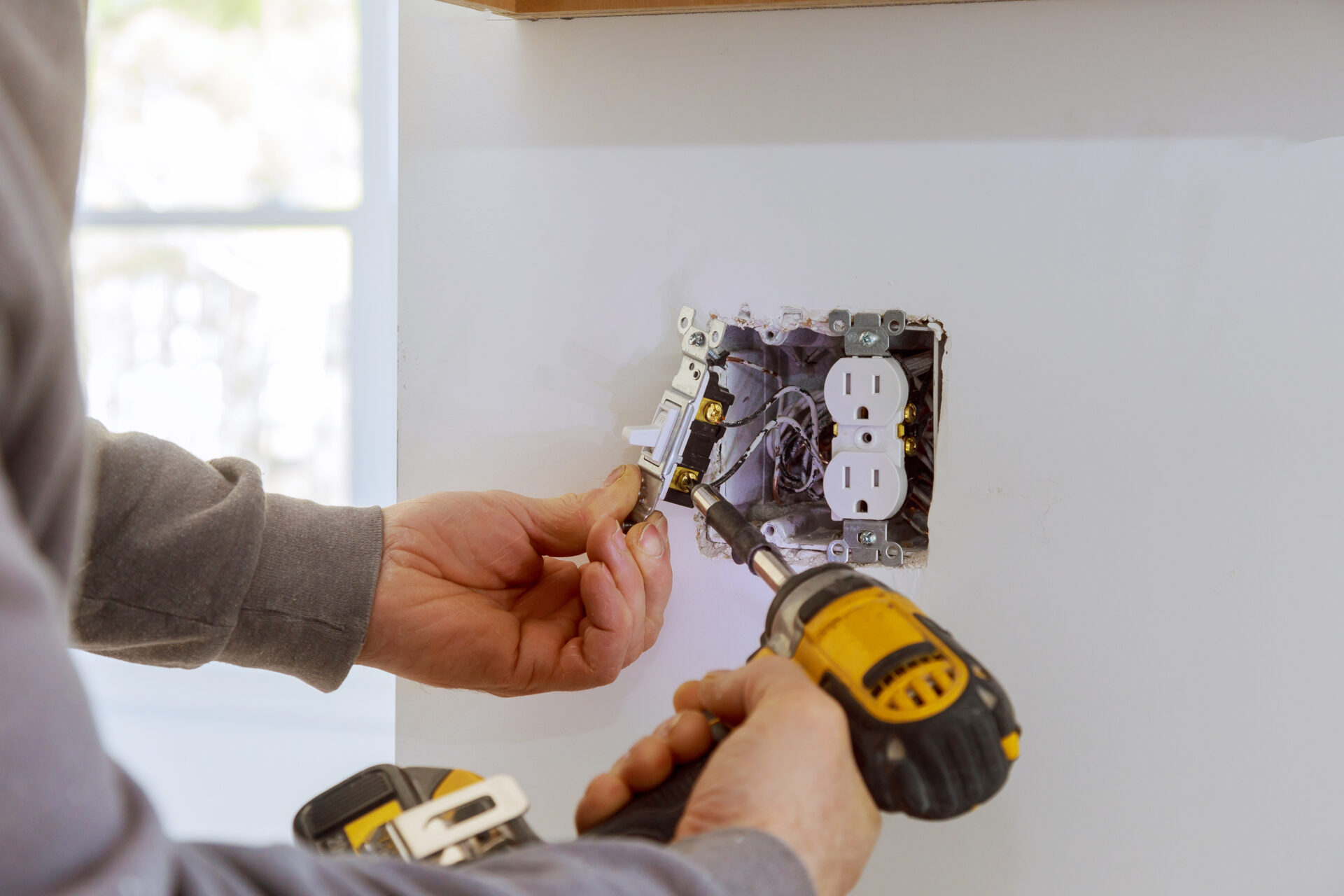 Work on installing electrical outlets. Work on installing electrical outlets.